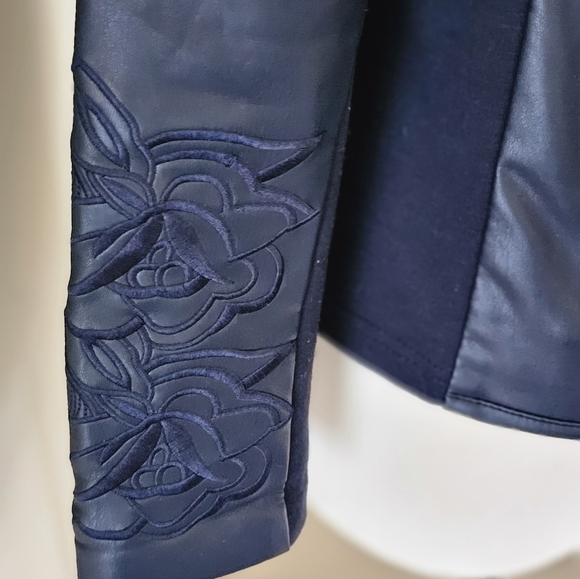 Christopher & Banks Faux Leather - Picture 5 of 5